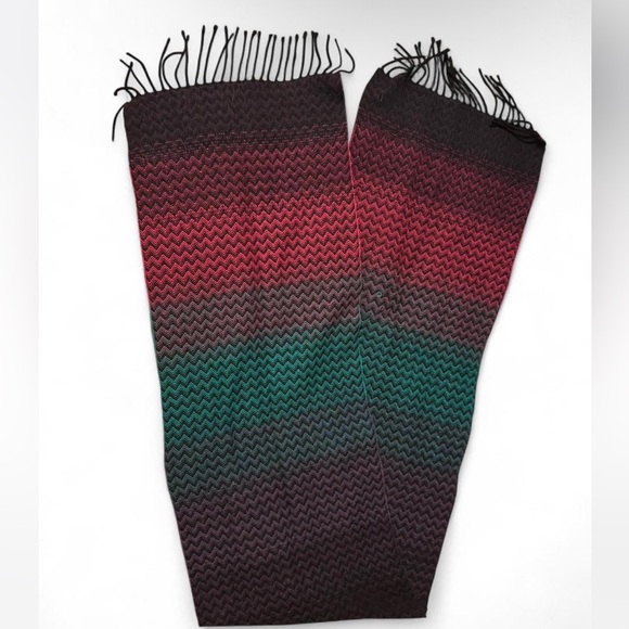 Gorgeous Multi-Color Scarf - Picture 12 of 13